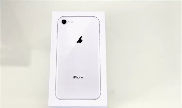 iPhone 8开箱初试：效能、拍摄让人惊艳，期待iPhone X