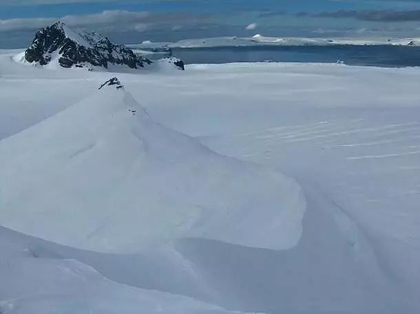 南极金字塔是人为建成？“古航海图”证明当地曾无冰雪