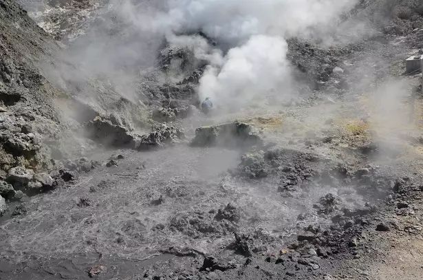 世界上最可怕的超级火山已经开始扰动，爆发的话威力等同于陨石撞地球！