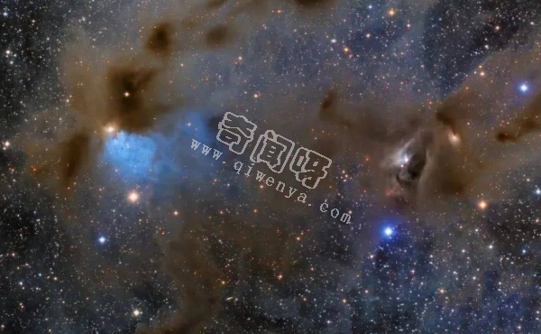 5千万光年之外，这个星系跟银河系差不多大，但恒星数量只有1%