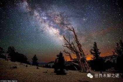 史上最牛自拍：同时拍到活火山、月球和银河系