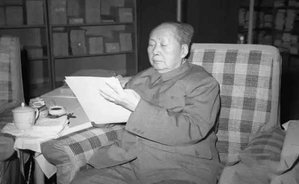 76年尼克松问毛主席有什么特长？听到主席回答后，尼克松向他鞠躬