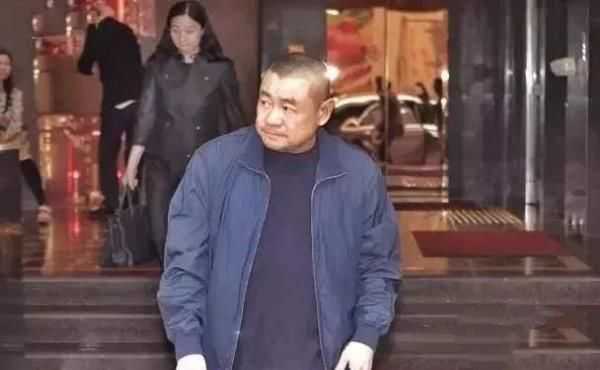 51岁的李嘉欣：终究还是逃不出刘銮雄亡妻宝咏琴的“魔咒”